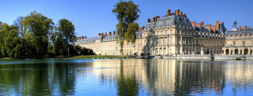 Le château de Fontainebleau : naviguez en barque sur l’Etang aux Carpes avec Marin d’Eau Douce !